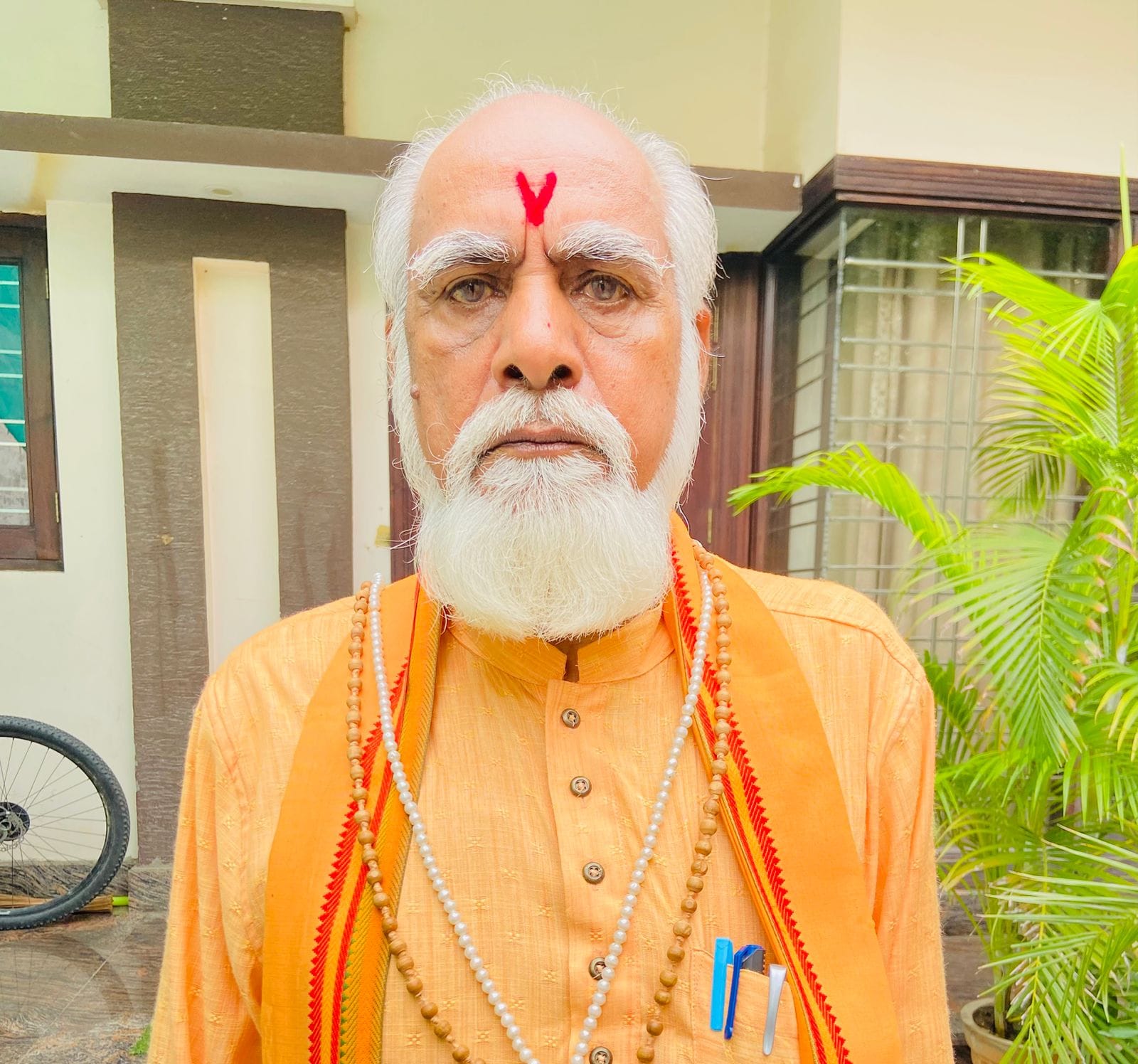 बुजुर्ग ओम प्रकाश बुजुर्ग ओम प्रकाश