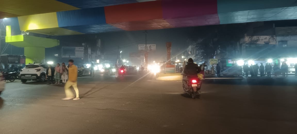 बैंक चौराहा पर नहीं दिखी पिकेट-संवाद बैंक चौराहा पर नहीं दिखी पिकेट-संवाद