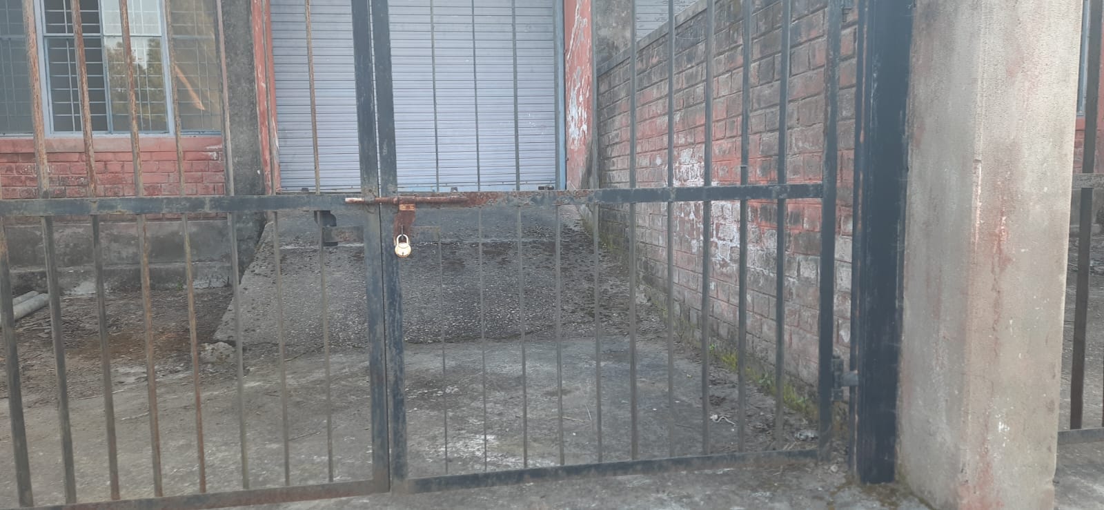 बड़सर में बिजली की तारें टूटी। स्रोत : बिजली बोर्ड बड़सर में बिजली की तारें टूटी। स्रोत : बिजली बोर्ड