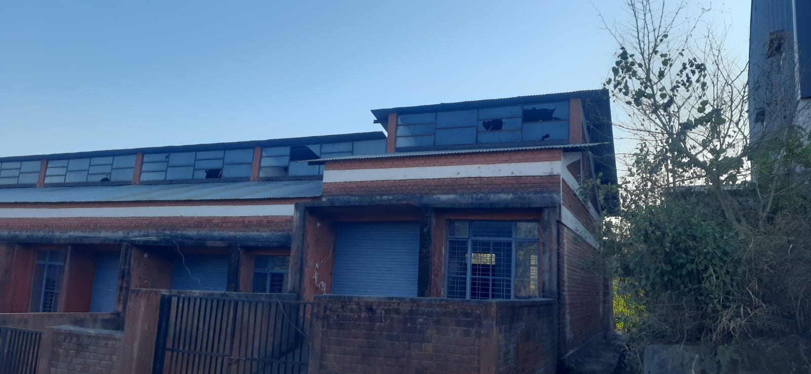 बड़सर में बिजली की तारें टूटी। स्रोत : बिजली बोर्ड बड़सर में बिजली की तारें टूटी। स्रोत : बिजली बोर्ड