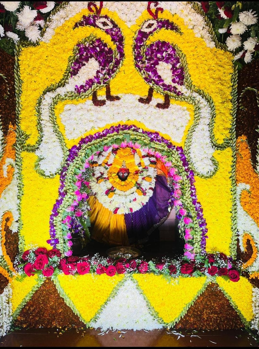 फोटो-- चौकियां धाम में तीन दिवसीय श्रृंगार महोत्सव कार्यक्रम में झांकी की प्रस्तुति देते कलाकार