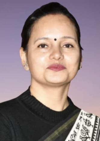 गांव के बच्चों को निशुल्क कोचिंग पढ़ाती शिक्षिका गौरी कुमारी। स्रोत : स्वयं