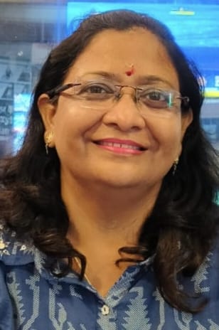 गांव के बच्चों को निशुल्क कोचिंग पढ़ाती शिक्षिका गौरी कुमारी। स्रोत : स्वयं