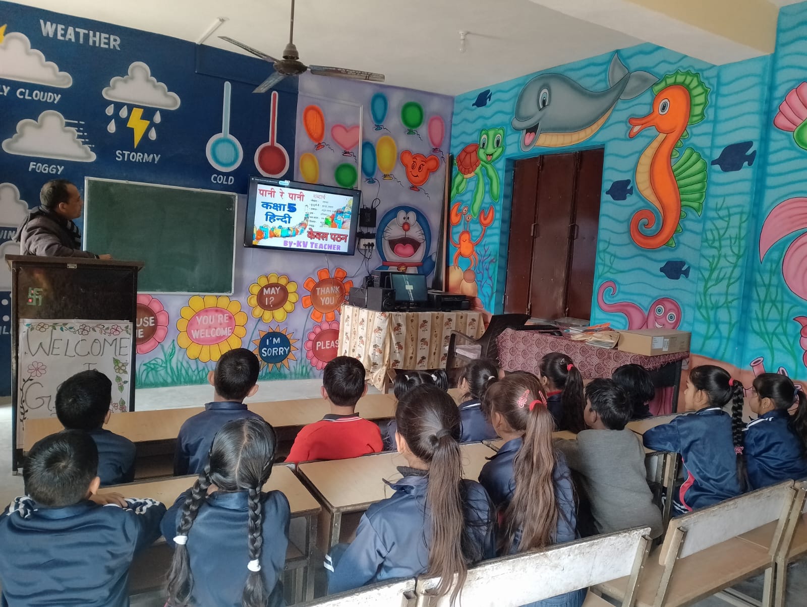 जनहैण स्कूल के विद्यार्थी गाड़ी से स्कूल जाते हुए। संवाद जनहैण स्कूल के विद्यार्थी गाड़ी से स्कूल जाते हुए। संवाद