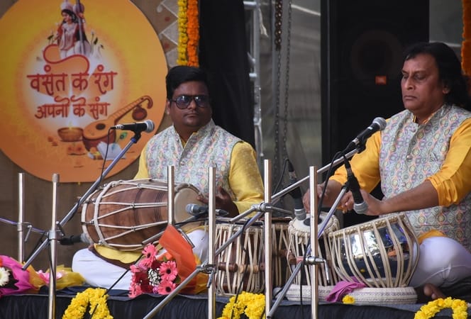 मालिनी अवस्थी के गीतों पर उतरा वसंत