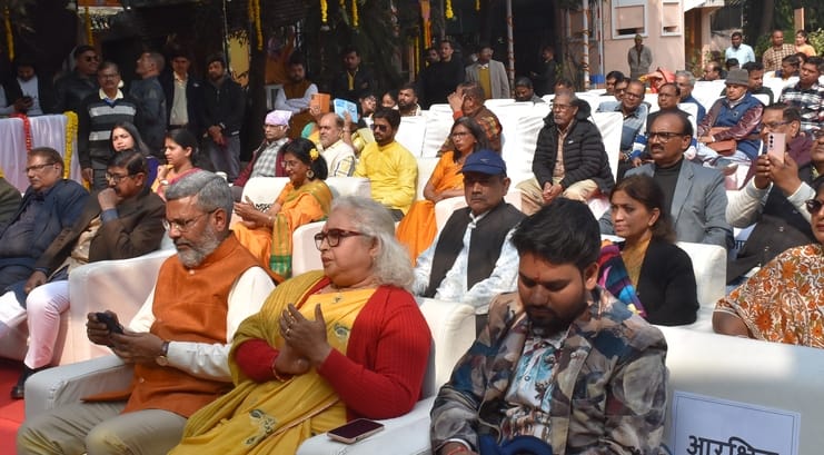 मालिनी अवस्थी के गीतों पर उतरा वसंत