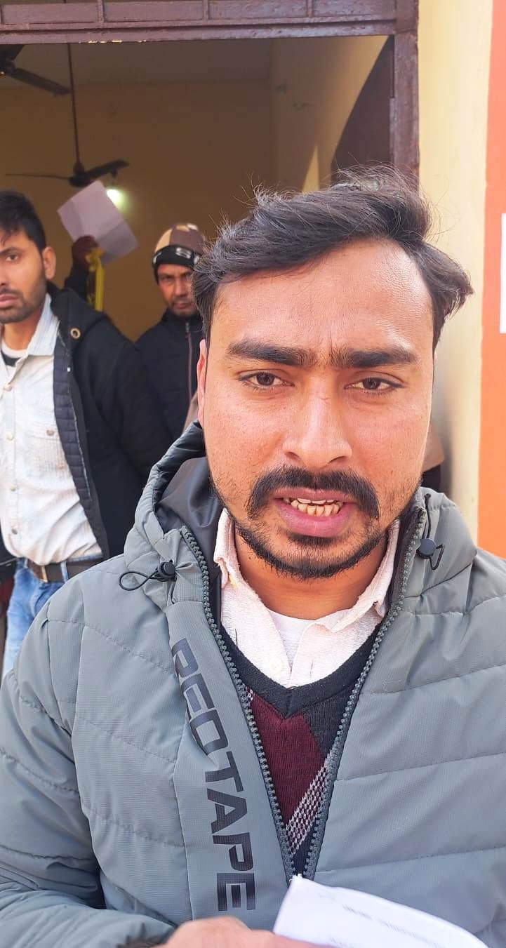 सरूरपुर। गांव बपारसी निवासी मतदाता मनदीप। संवाद सरूरपुर। गांव बपारसी निवासी मतदाता मनदीप। संवाद