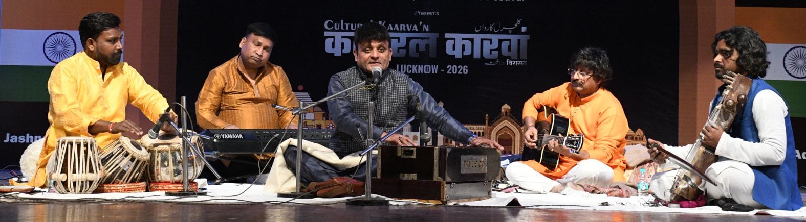 दो दिवसीय जश्न-ए-अदब साहित्योत्सव-कल्चरल कारवां के पहले दिन कला और संगीत का अद्भुत संगम देखने दो दिवसीय जश्न-ए-अदब साहित्योत्सव-कल्चरल कारवां के पहले दिन कला और संगीत का अद्भुत संगम देखने