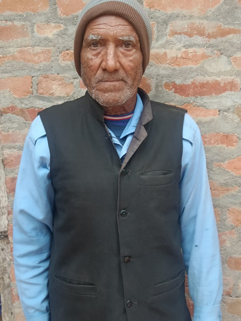 फोटो-1- बंद पड़ी भूरेपुर कला स्थित सहकारी समिति। संवाद फोटो-1- बंद पड़ी भूरेपुर कला स्थित सहकारी समिति। संवाद