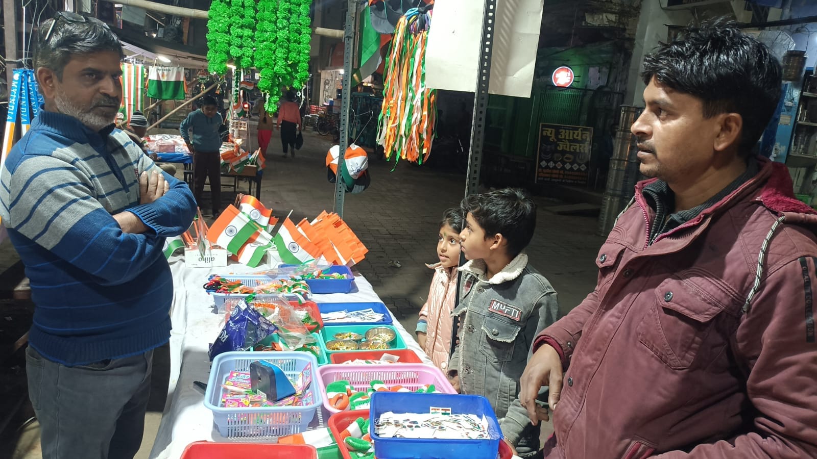 फोटो 25 एचएएमपी 34- पूर्व संध्या पर आकर्षक लाइटिंग से सजा जिला अस्पताल। संवाद फोटो 25 एचएएमपी 34- पूर्व संध्या पर आकर्षक लाइटिंग से सजा जिला अस्पताल। संवाद