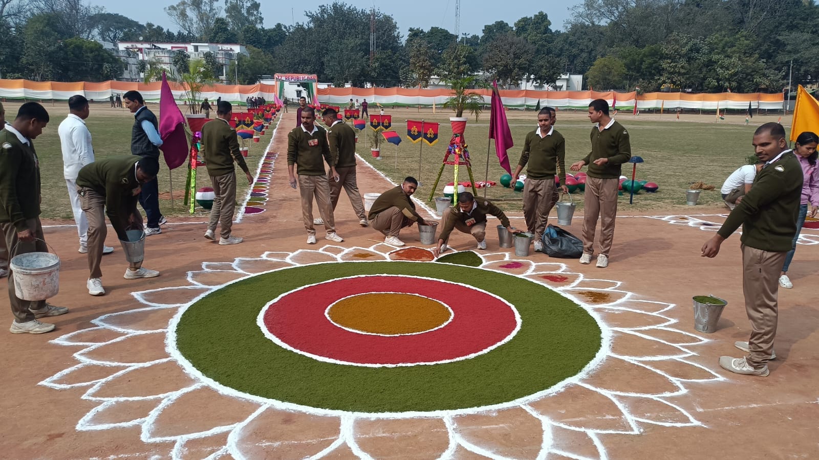 फोटो 25 एचएएमपी 34- पूर्व संध्या पर आकर्षक लाइटिंग से सजा जिला अस्पताल। संवाद फोटो 25 एचएएमपी 34- पूर्व संध्या पर आकर्षक लाइटिंग से सजा जिला अस्पताल। संवाद