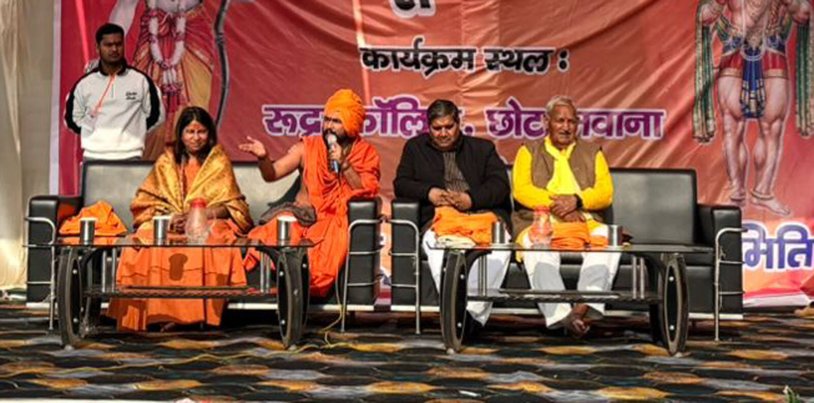गांव समयपुर में हिंदू सम्मेलन को संबोधित करते हुए धर्मेंद्र