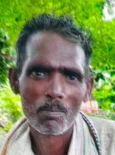इसी कार के नीचे मिला था घलेंद्र का शव। इसी कार के नीचे मिला था घलेंद्र का शव।