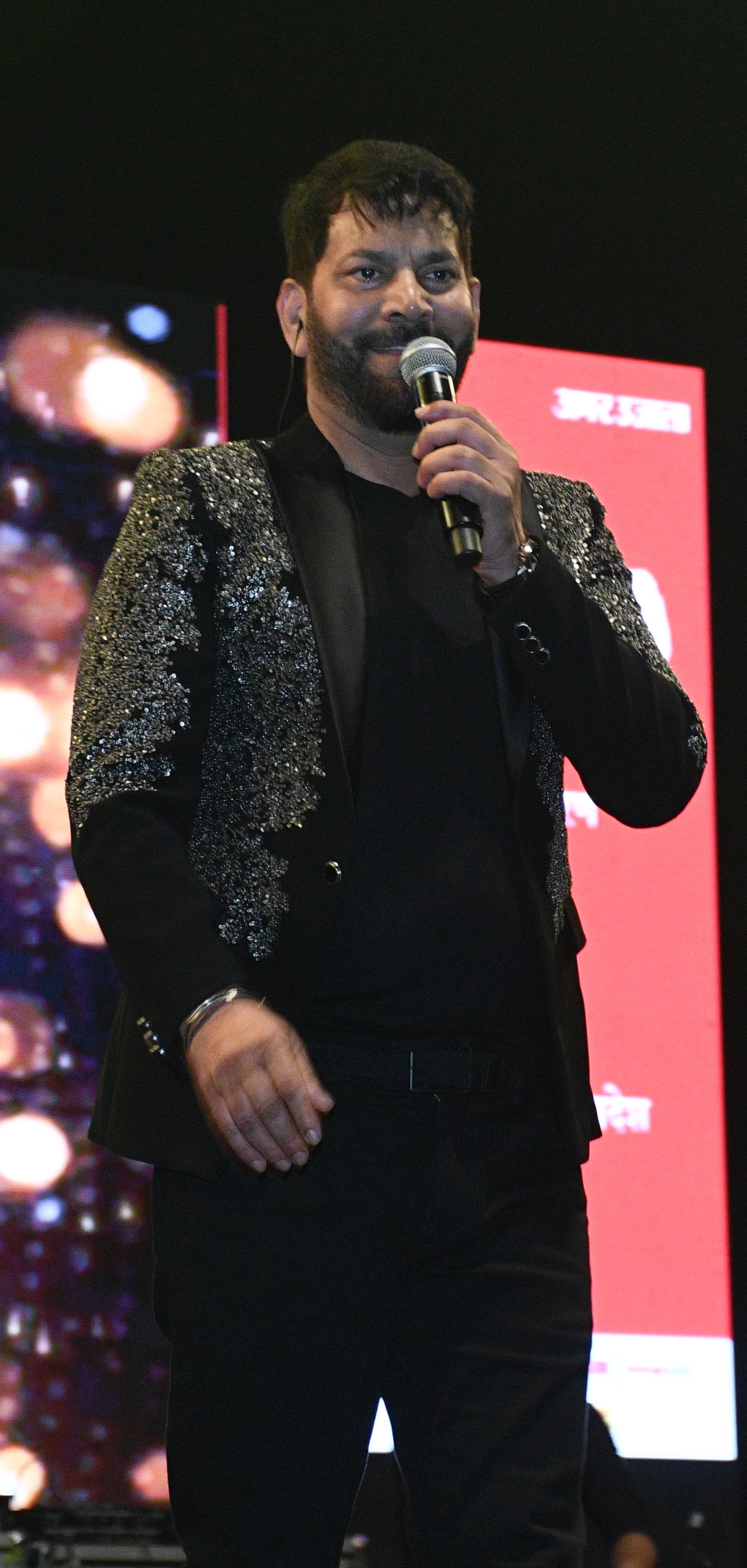 जस्सी के गीतों पर झूम के नाचे लखनवी