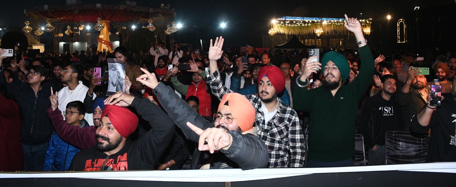 जस्सी के गीतों पर झूम के नाचे लखनवी