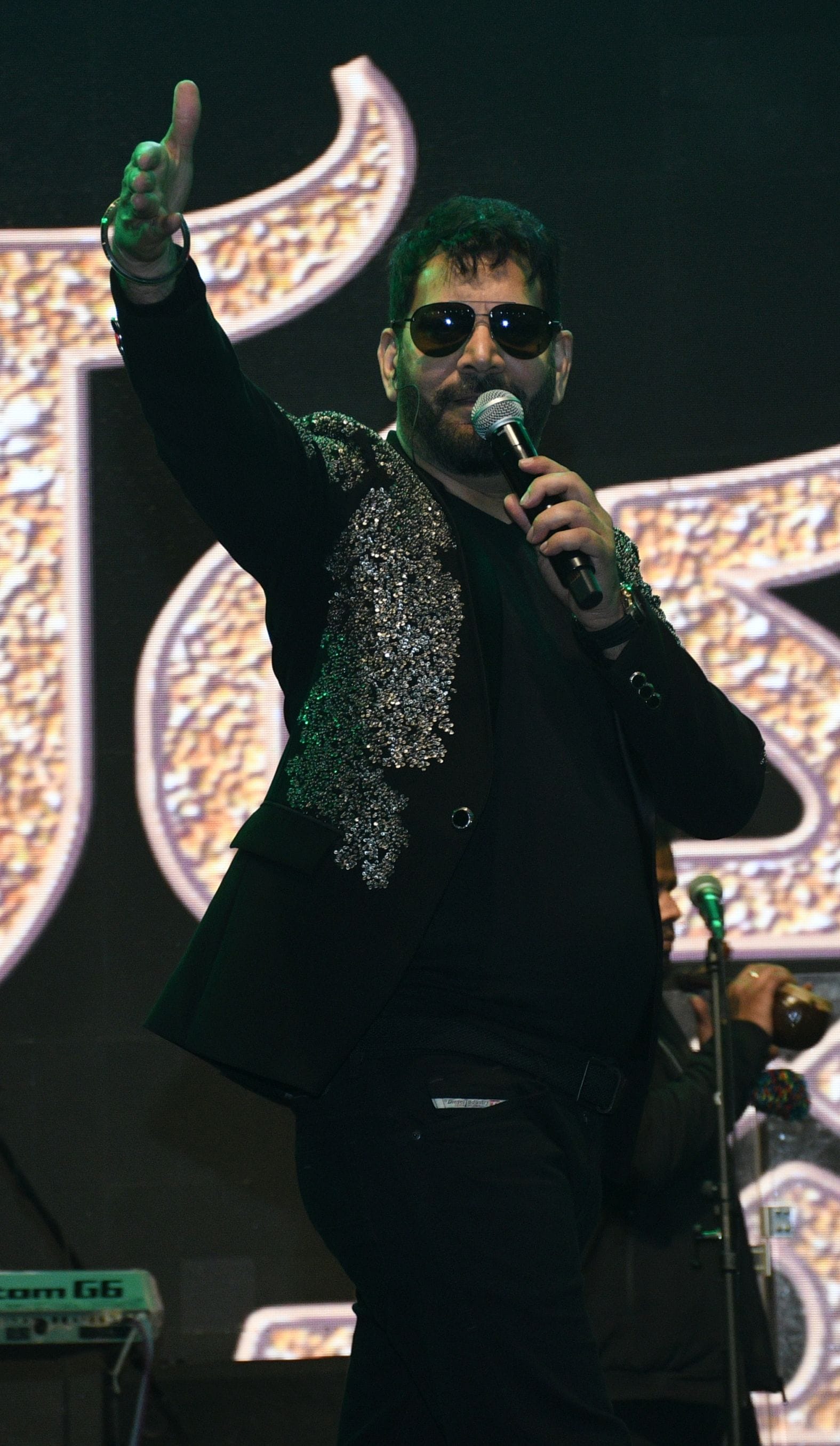 जस्सी के गीतों पर झूम के नाचे लखनवी