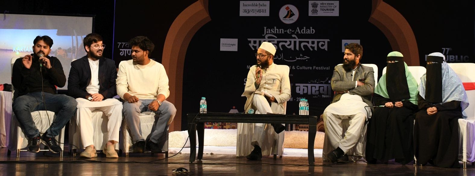 दीक्षांत समारोह में मेडल व प्रमाणपत्र देकर सम्मानित किया गया। दीक्षांत समारोह में मेडल व प्रमाणपत्र देकर सम्मानित किया गया।