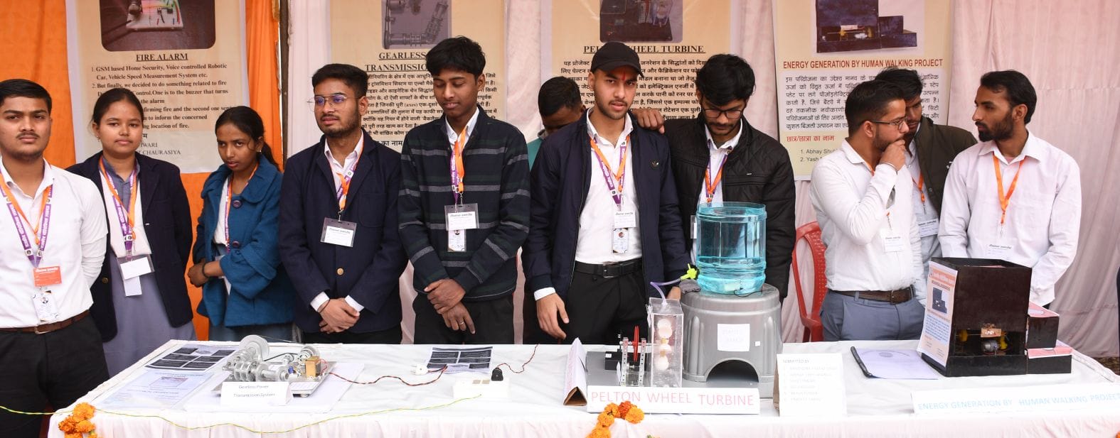 दीक्षांत समारोह में मेडल व प्रमाणपत्र देकर सम्मानित किया गया। दीक्षांत समारोह में मेडल व प्रमाणपत्र देकर सम्मानित किया गया।