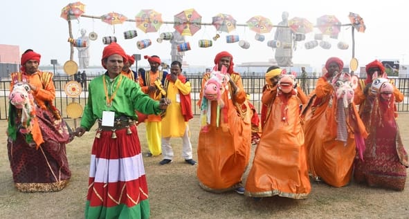 उत्तर प्रदेश दिवस के अवसर पर राष्ट्र प्रेरणा स्थल पर संस्कृति विभाग की ओर से आयोजित सांस्कृतिक 