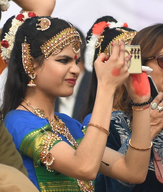 उत्तर प्रदेश दिवस के अवसर पर राष्ट्र प्रेरणा स्थल पर संस्कृति विभाग की ओर से आयोजित सांस्कृतिक 