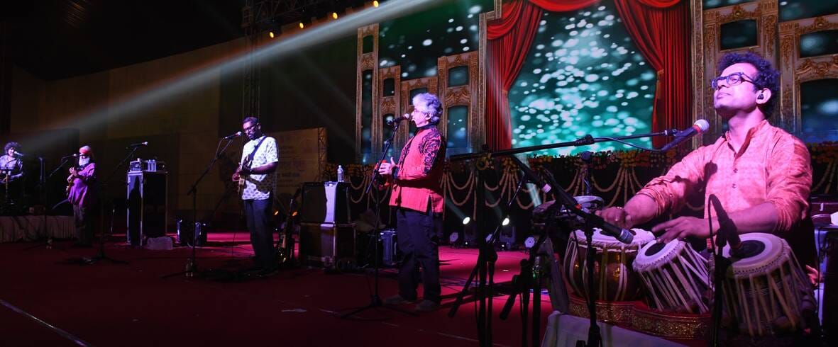 उत्तर प्रदेश दिवस के अवसर पर राष्ट्र प्रेरणा स्थल पर संस्कृति विभाग की ओर से आयोजित सांस्कृतिक 