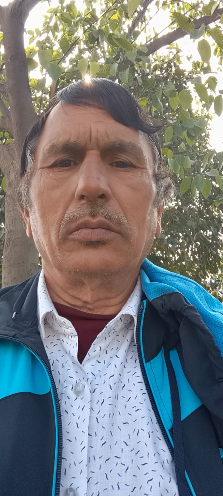 युवा किसान आशीष