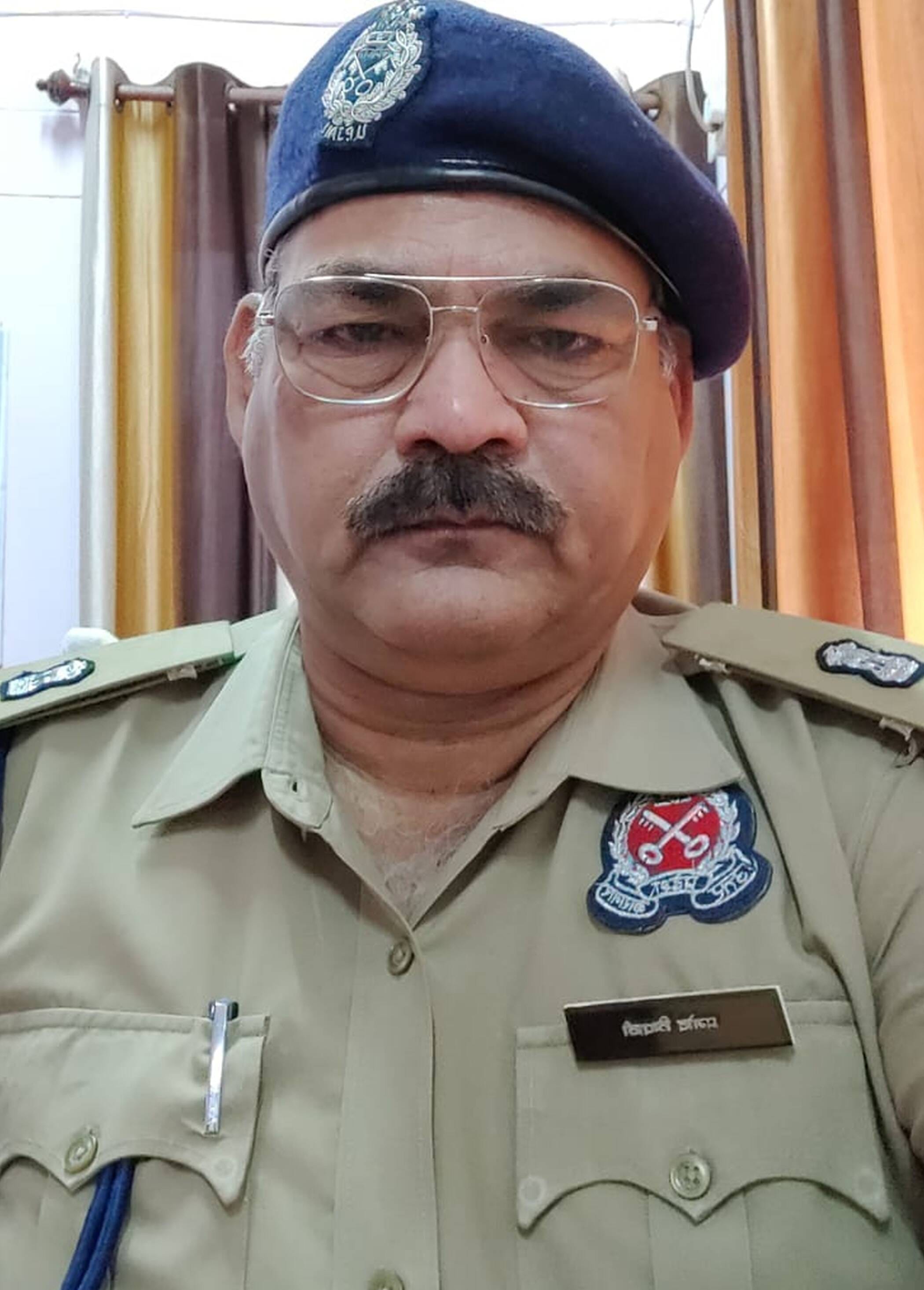 फोटो-21-जेल अधीक्षक प्रमोद त्रिपाठी। स्रोत स्वयं