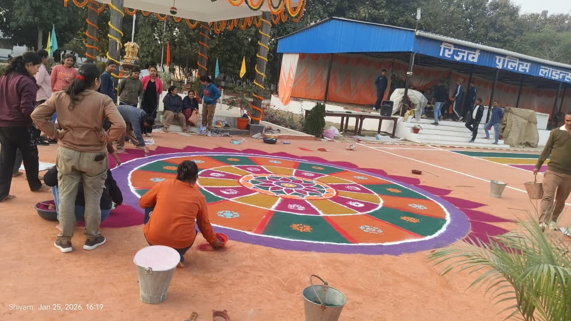 गणतंत्र दिवस पर पुलिस लाइन में परेड के लिए सजा ट्रैक -स्रोत पुलिस