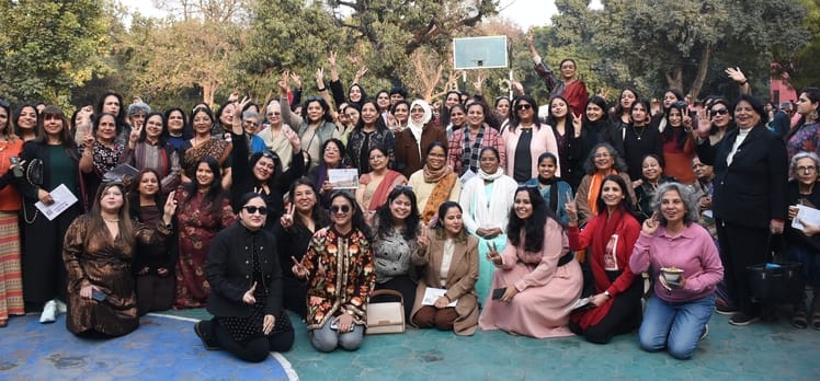 हजरतगंज स्थित लोरेटो कॉन्वेंट कॉलेज का परिसर रविवार को यादों और मुस्कानों से गुलजार हो उठा।