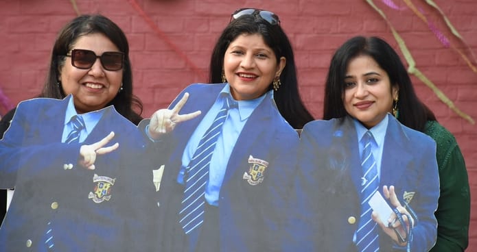 हजरतगंज स्थित लोरेटो कॉन्वेंट कॉलेज का परिसर रविवार को यादों और मुस्कानों से गुलजार हो उठा।