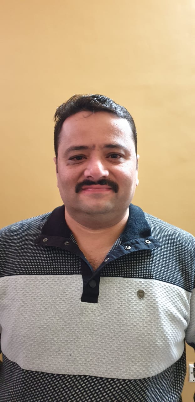 इस्माईलाबाद। व्यापारी जितेंद्र पपनेजा।