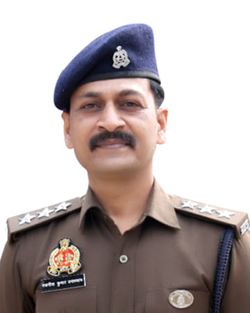 लखनऊ में आयोजित राज्य स्तरीय कार्यक्रम में रुपेंद्र सिंह शाक्य को सम्मानित किया गया। स्रोत स्वय