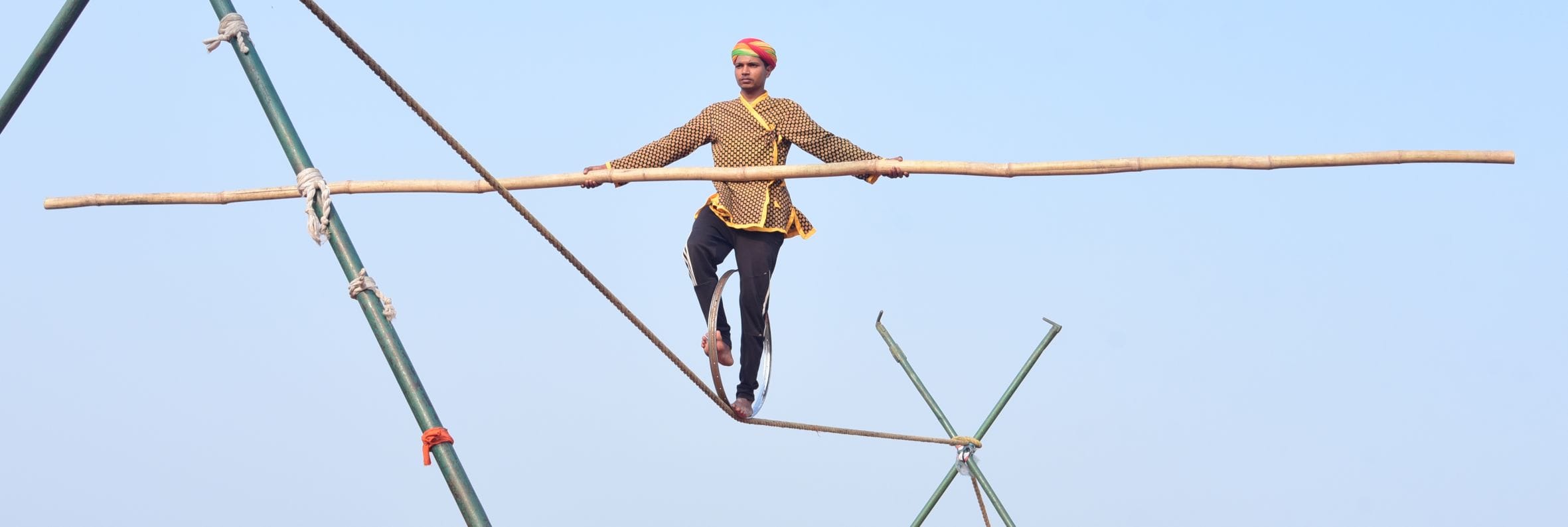 नुक्कड़ नाटकों और कठपुतली नृत्य ने माहौल को बनाए रखा जीवंत