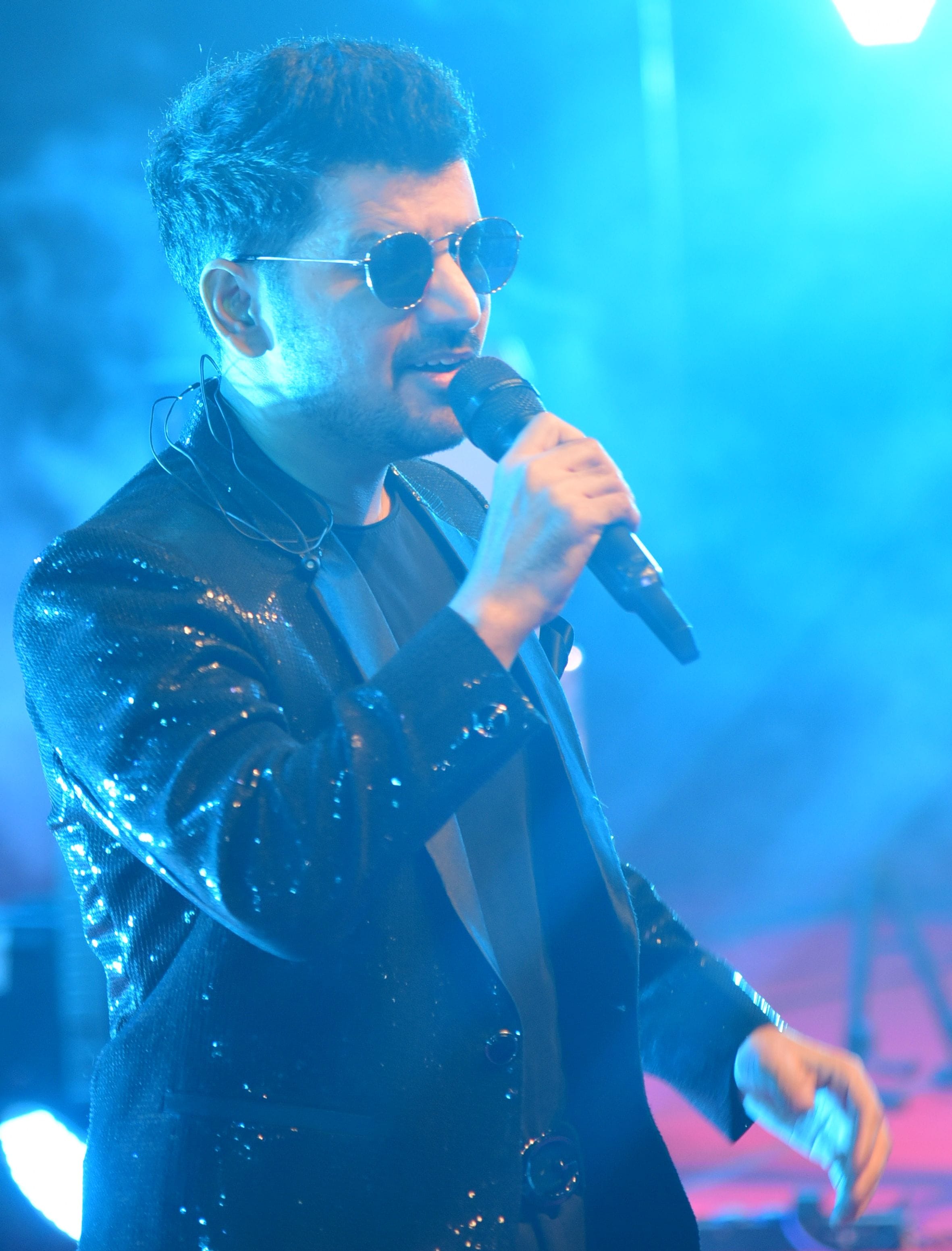 नुक्कड़ नाटकों और कठपुतली नृत्य ने माहौल को बनाए रखा जीवंत