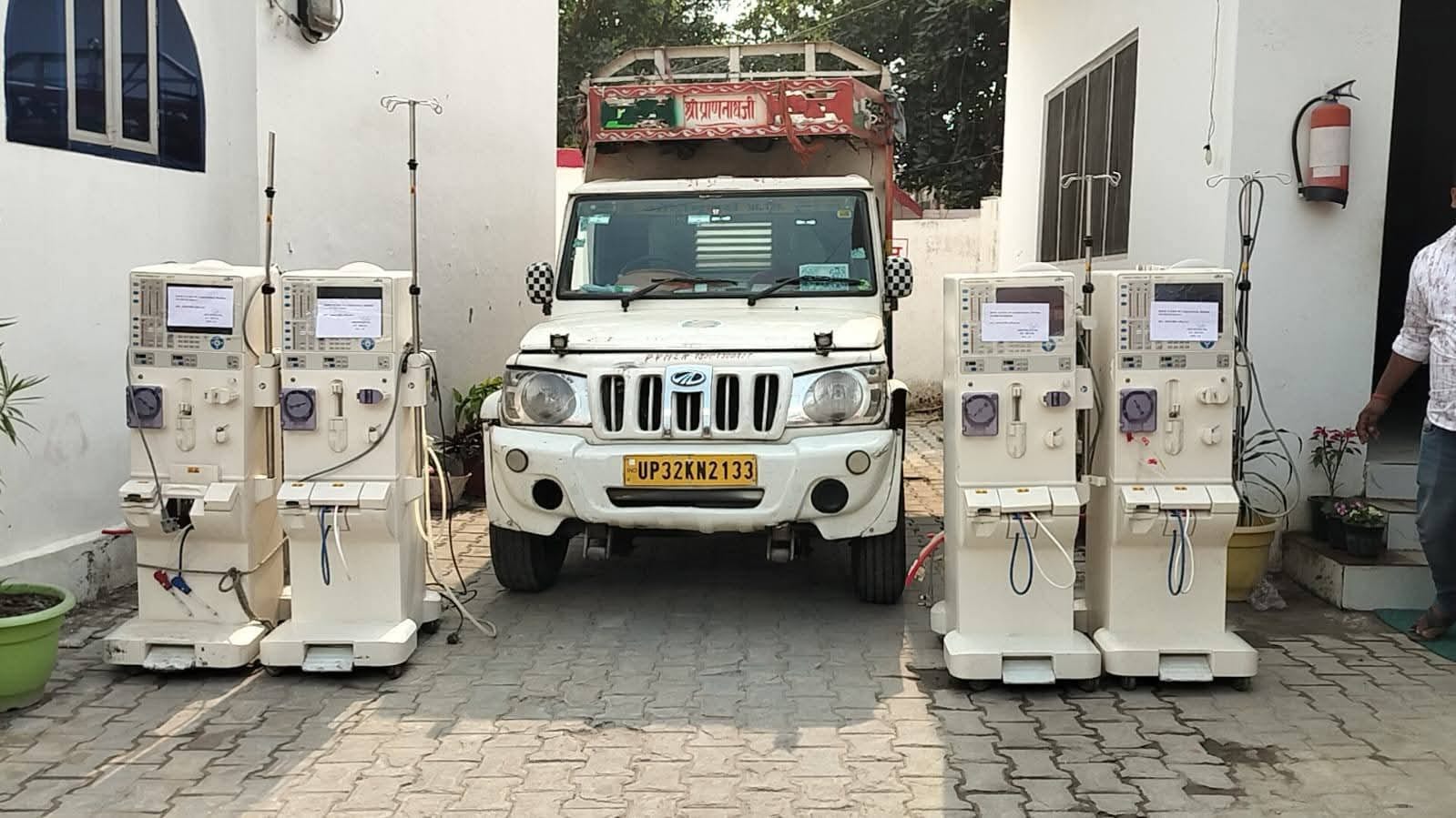 दक्षिणटोला थाना क्षेत्र स्थित एक अस्पताल से चोरी हुई डायलिसिस मशीन के साथ पकड़े गए दो अभियुक