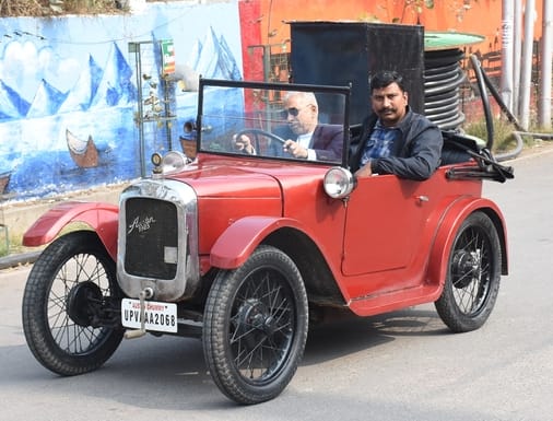 वर्ल्ड वार टू और फिल्मों का हिस्सा रहीं विंटेज कारों ने बिखेरा जलवा