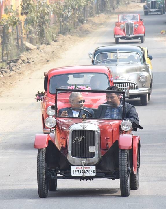 वर्ल्ड वार टू और फिल्मों का हिस्सा रहीं विंटेज कारों ने बिखेरा जलवा