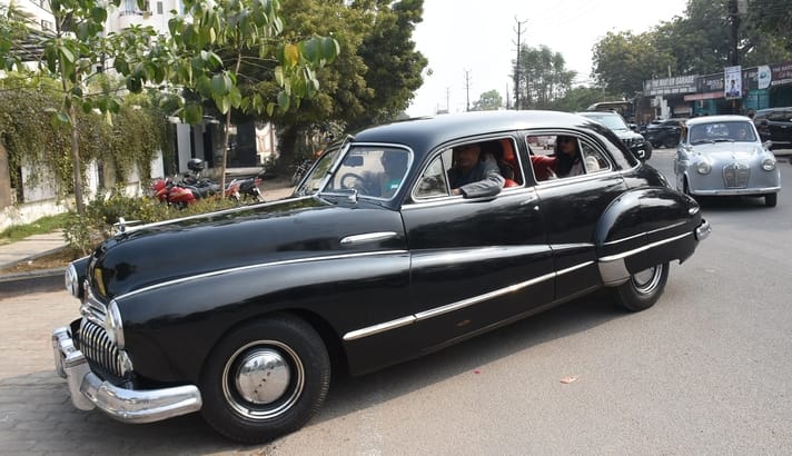 वर्ल्ड वार टू और फिल्मों का हिस्सा रहीं विंटेज कारों ने बिखेरा जलवा