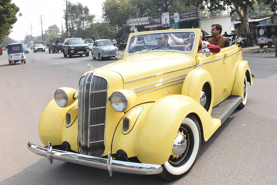 वर्ल्ड वार टू और फिल्मों का हिस्सा रहीं विंटेज कारों ने बिखेरा जलवा