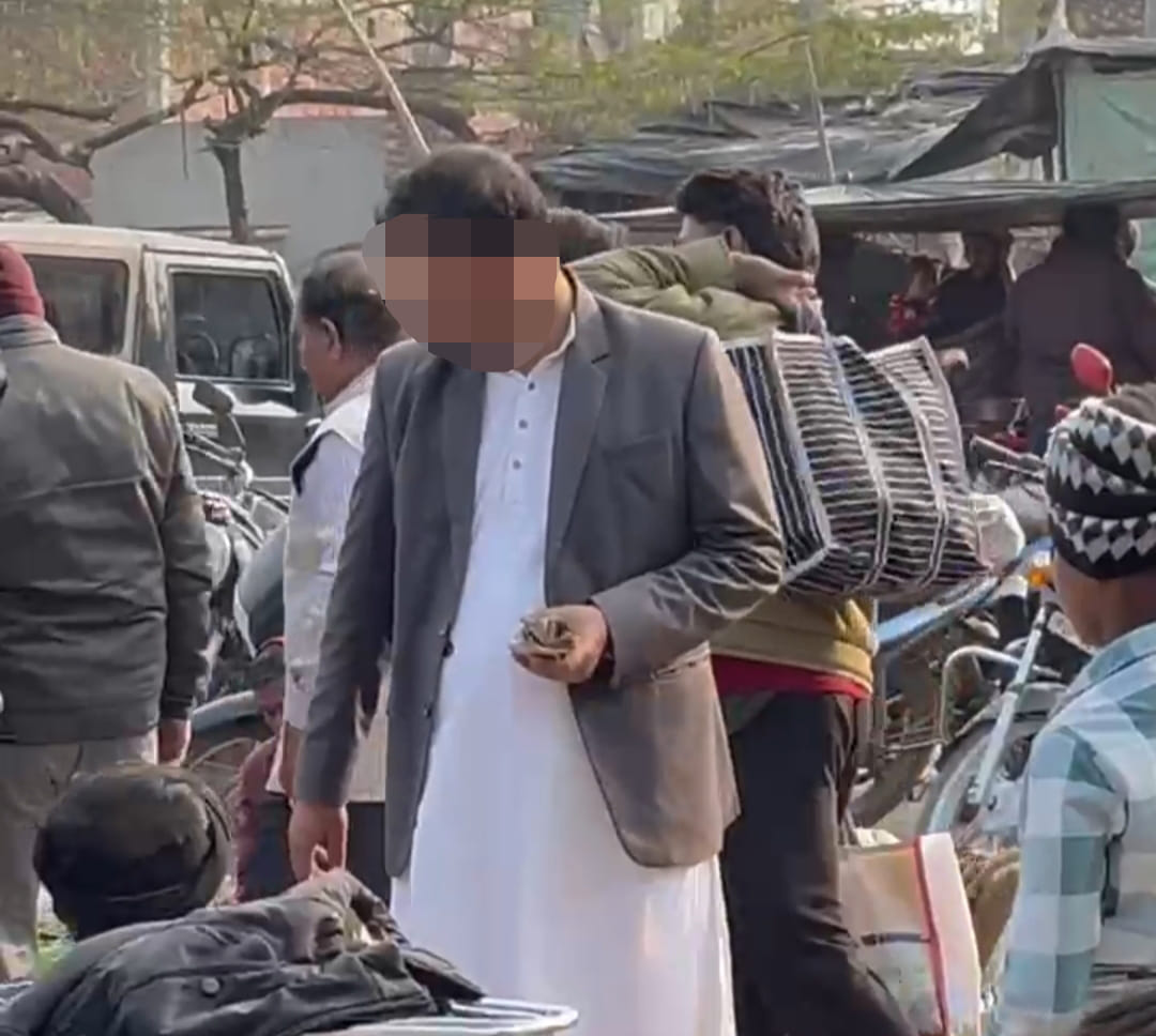 वायरल वीडियो की फुटेज। 