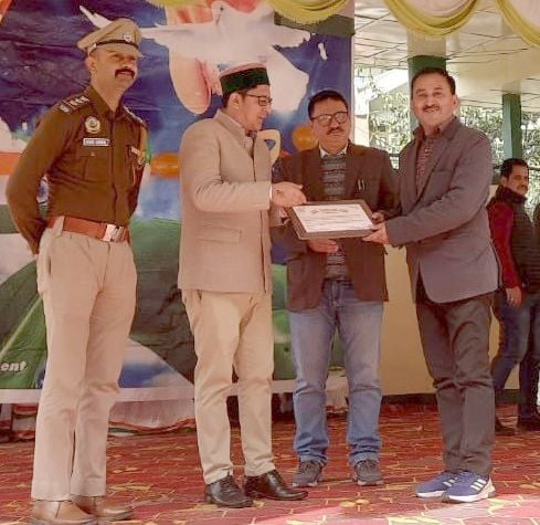नित्थर में गणतंत्र दिवस के मौके पर सांस्कृतिक कार्यक्रम पेश करती छात्राएं। संवाद नित्थर में गणतंत्र दिवस के मौके पर सांस्कृतिक कार्यक्रम पेश करती छात्राएं। संवाद