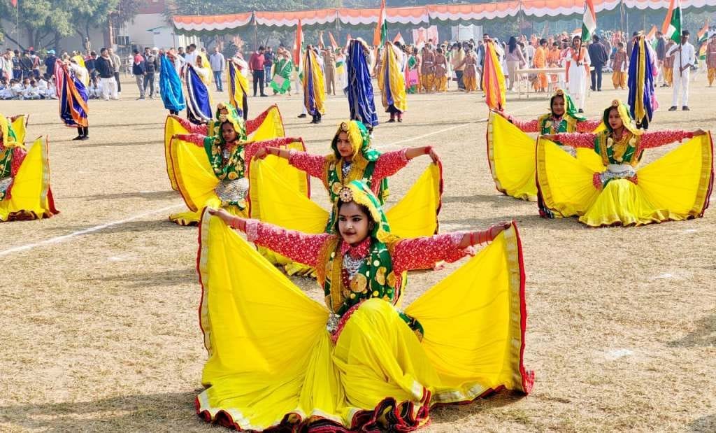 27जेएनडी23: डॉ. रमेश पांचाल को चिकित्सा के क्षेत्र में सराहनीय कार्य करने पर सम्मानित करते हुए 