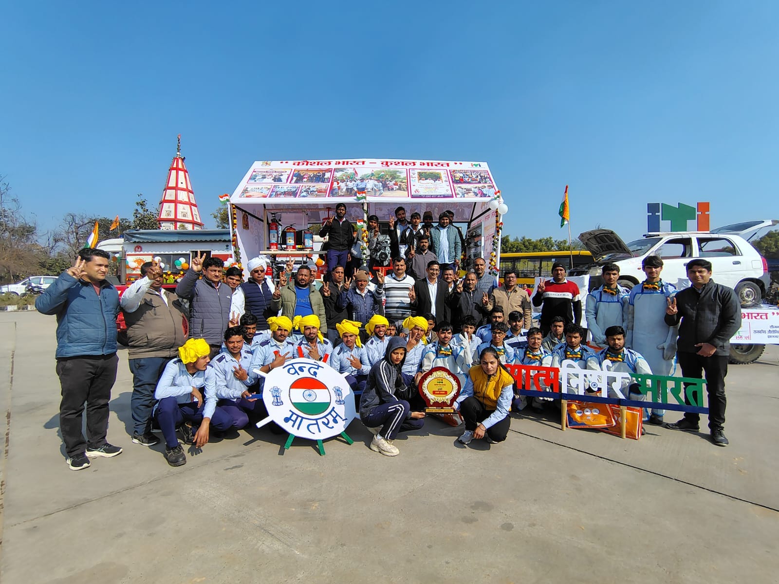 27jjrp10- जिला स्तरीय गणतंत्र दिवस कार्यक्रम में सम्मानित किए गए उत्कृष्ट पुलिस कर्मचारी। स्रोत 27jjrp10- जिला स्तरीय गणतंत्र दिवस कार्यक्रम में सम्मानित किए गए उत्कृष्ट पुलिस कर्मचारी। स्रोत