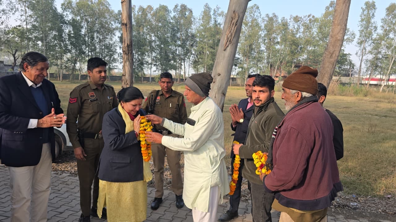 27jjrp10- जिला स्तरीय गणतंत्र दिवस कार्यक्रम में सम्मानित किए गए उत्कृष्ट पुलिस कर्मचारी। स्रोत 27jjrp10- जिला स्तरीय गणतंत्र दिवस कार्यक्रम में सम्मानित किए गए उत्कृष्ट पुलिस कर्मचारी। स्रोत