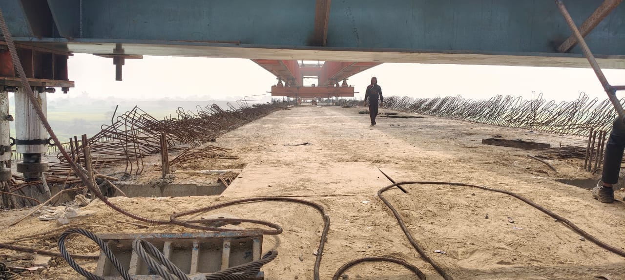 फोटो 27 एचएएमपी 04- रोहाइन नाला बाईपास पर शुरू पहुंच मार्ग का कार्य। संवाद