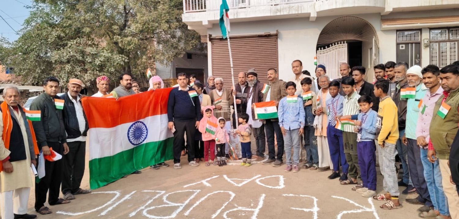 फोटो 27 एमएएचपी 10 परिचय-पुलिस लाइन में ऑपरेशन सिंदूर पर ये तो कश्मीर है गीत पर प्रस्तुति देते फोटो 27 एमएएचपी 10 परिचय-पुलिस लाइन में ऑपरेशन सिंदूर पर ये तो कश्मीर है गीत पर प्रस्तुति देते