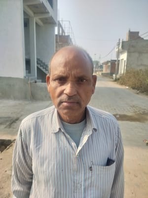 फोटो-3-भटा रोड पर लीकेज के चलते हुआ गहरा गड्ढा।संवाद