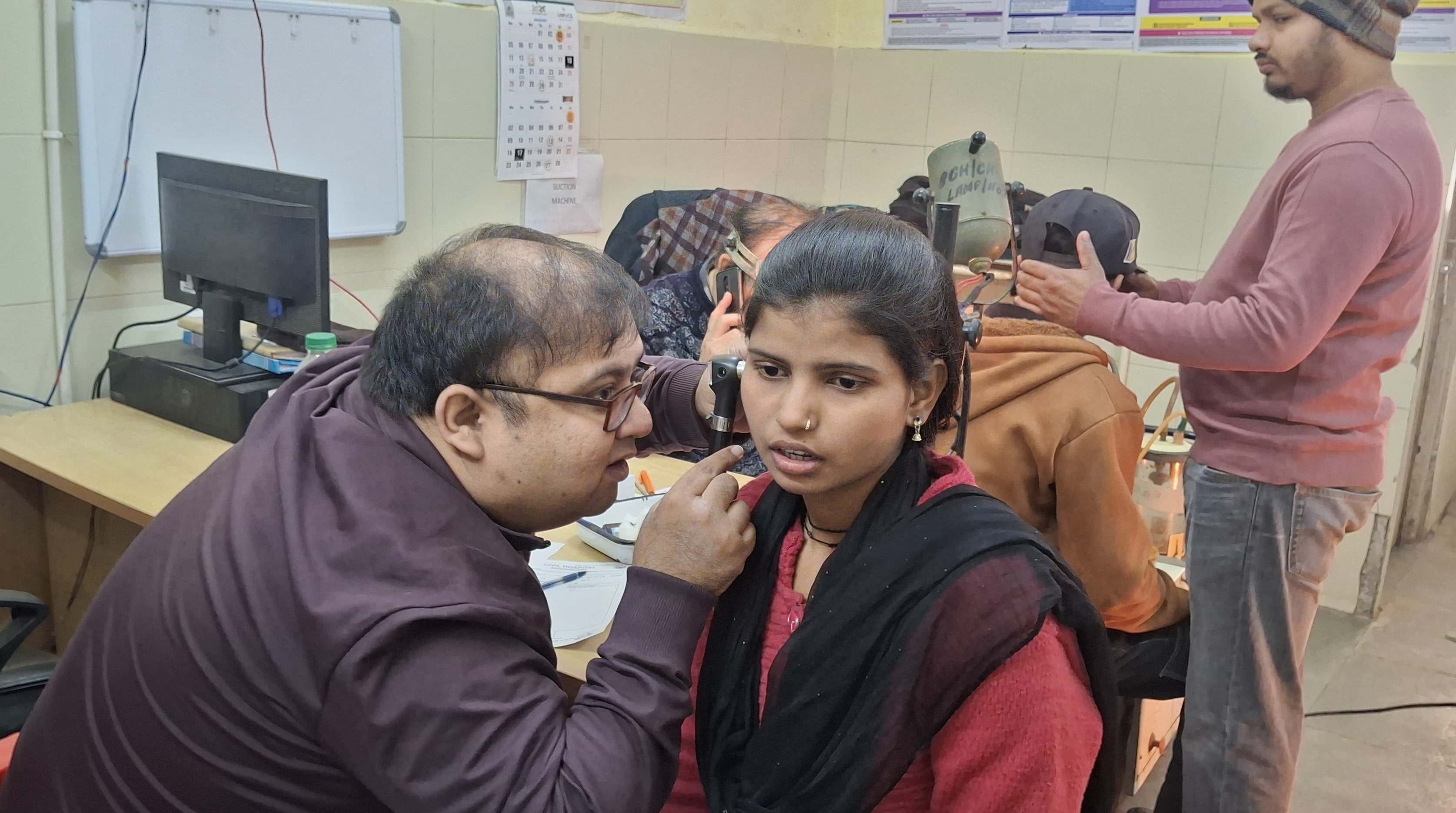 -फोटो 87 : दहकोरा गांव के शिव मंदिर में हवन में आहुति देते ग्रामीण। स्रोत समिति -फोटो 87 : दहकोरा गांव के शिव मंदिर में हवन में आहुति देते ग्रामीण। स्रोत समिति