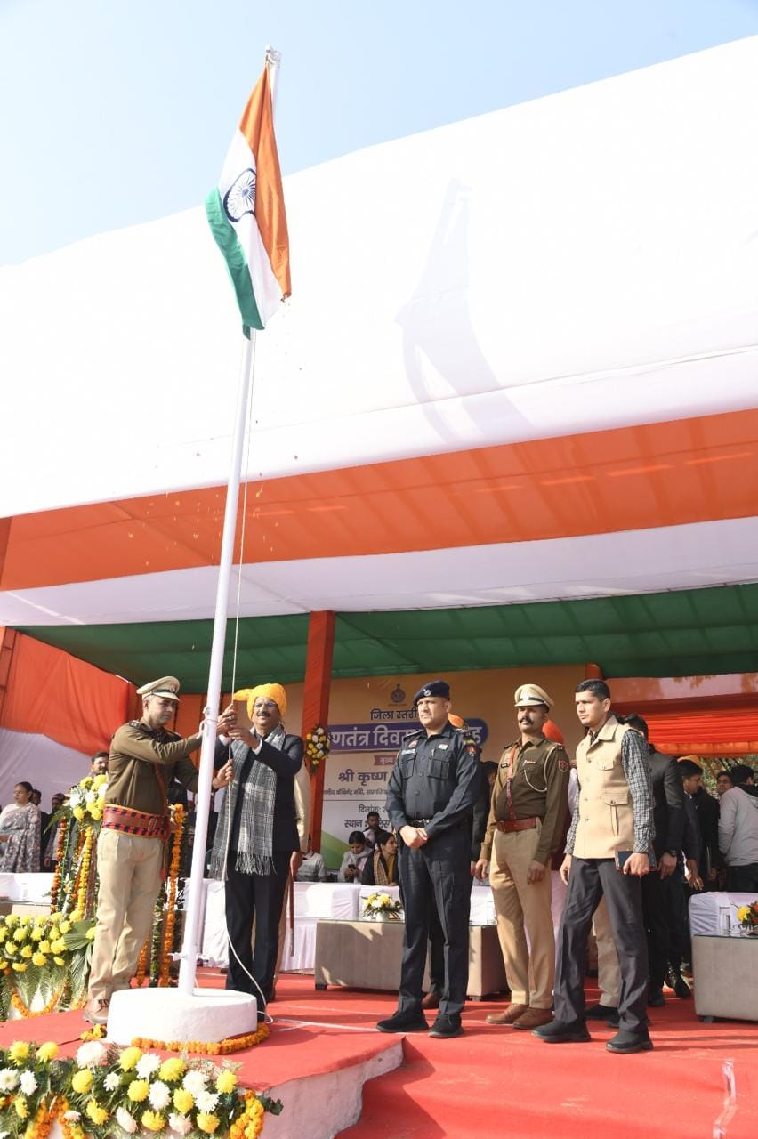 कुरुक्षेत्र।मुख्यातिथि कैबिनेट मंत्री कृष्ण बेदी सम्मानित करने के दौरान। विभाग कुरुक्षेत्र।मुख्यातिथि कैबिनेट मंत्री कृष्ण बेदी सम्मानित करने के दौरान। विभाग