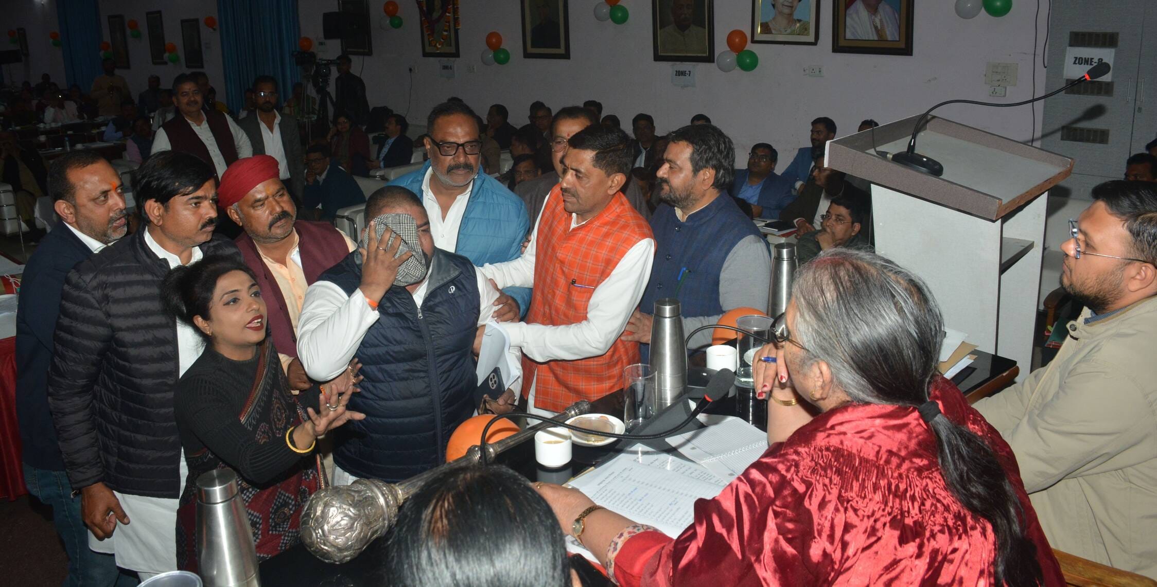 नगर निगम सदन की बैठक। नगर निगम सदन की बैठक।